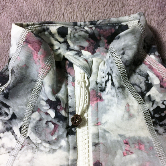 Lululemon Define jacket Moody Mirage navy floral - Picture 3 of 6